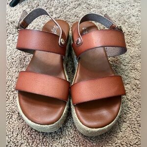 Sophie 17 espadrille size 2 - small amount of wear noted on heel of left shoe